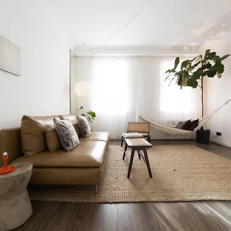Appartamento Tranquil Oasis W 100Inch Cinema & Hammock, By The Design Traveller